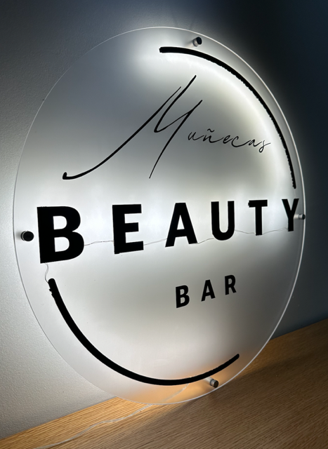 Muñecas Beauty Bar — Lobby Sign